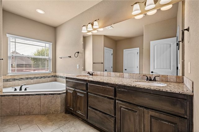 4301 SW Beech Lane, Bentonville, AR 72713