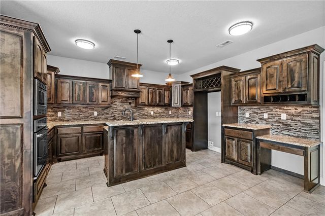 4301 SW Beech Lane, Bentonville, AR 72713