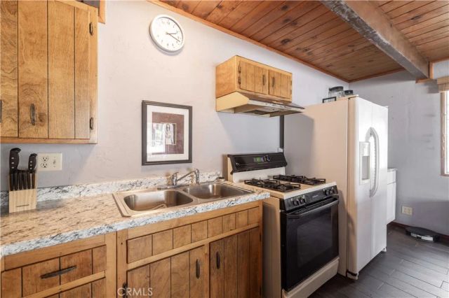 301 W Rainbow, Big Bear City, CA 92314