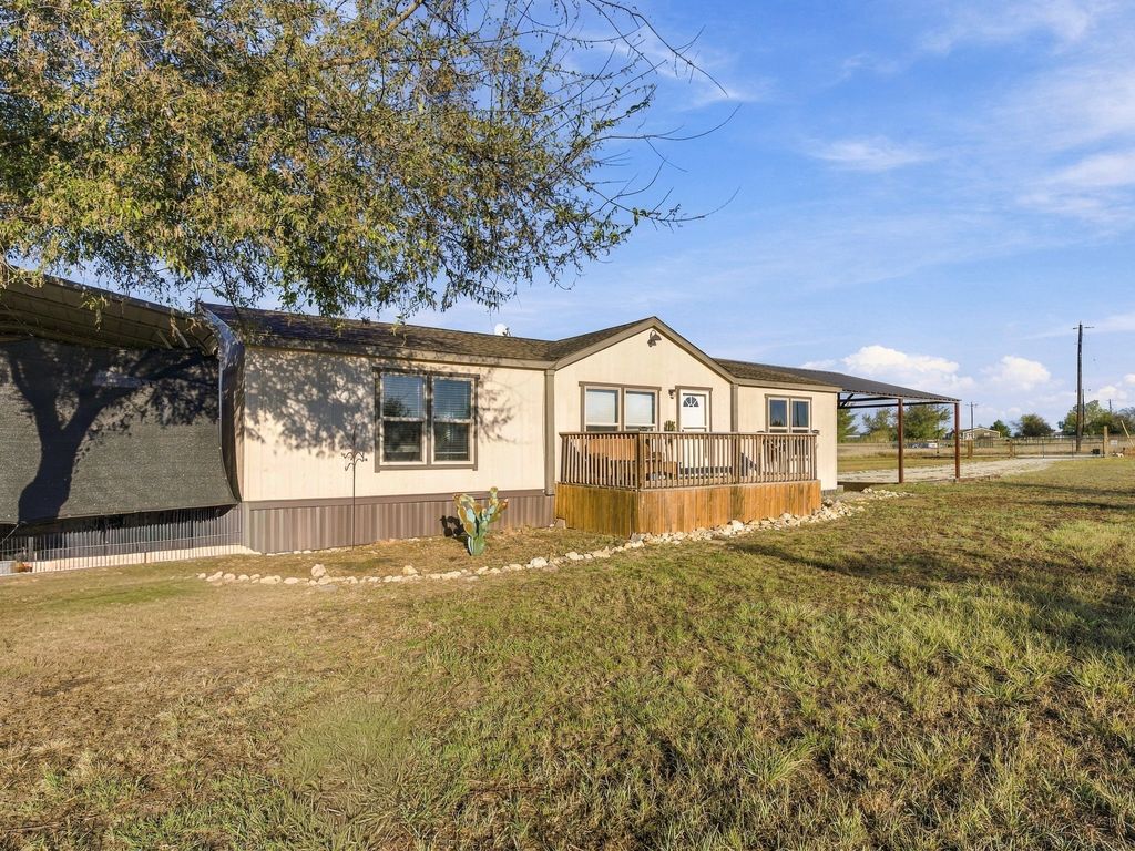 114 Sondra Lin Boulevard, Decatur, TX 76234 — photo 2