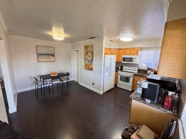 2275 Boxwood St, Sacramento, CA 95815