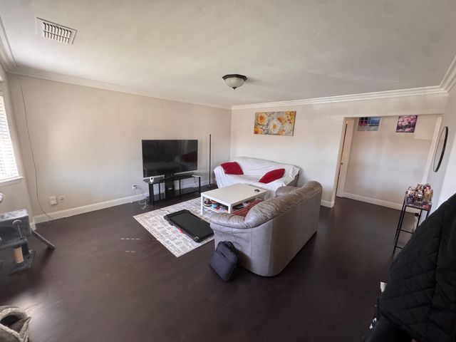 2275 Boxwood St, Sacramento, CA 95815