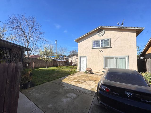 2275 Boxwood St, Sacramento, CA 95815