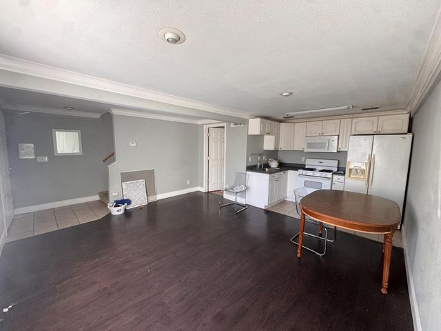 2275 Boxwood St, Sacramento, CA 95815