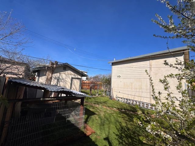 2275 Boxwood St, Sacramento, CA 95815