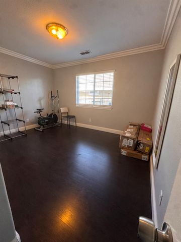 2275 Boxwood St, Sacramento, CA 95815