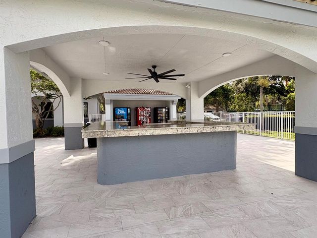 2640 S University Drive S 127, Davie, FL 33328