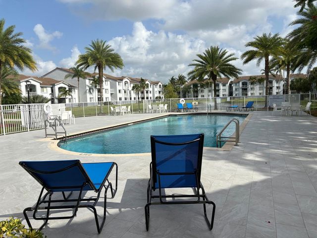 2640 S University Drive S 127, Davie, FL 33328