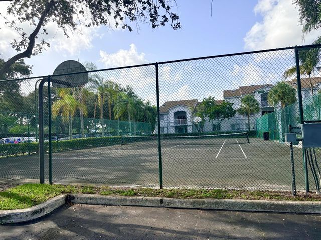2640 S University Drive S 127, Davie, FL 33328