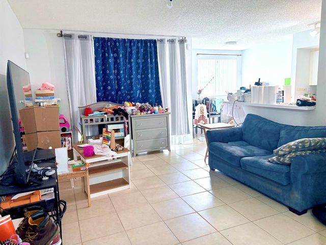 2640 S University Drive S 127, Davie, FL 33328