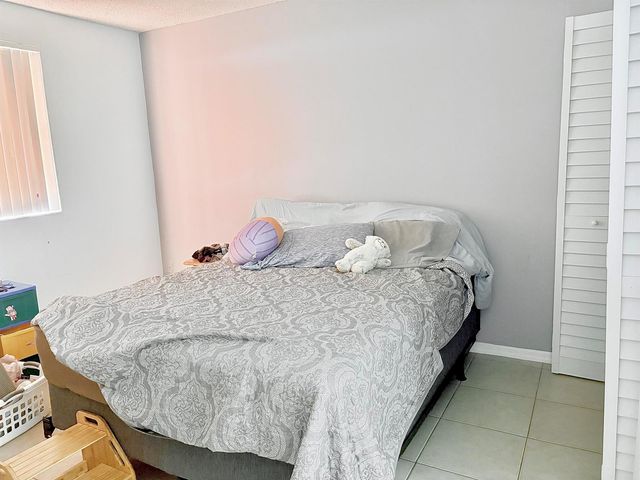 2640 S University Drive S 127, Davie, FL 33328