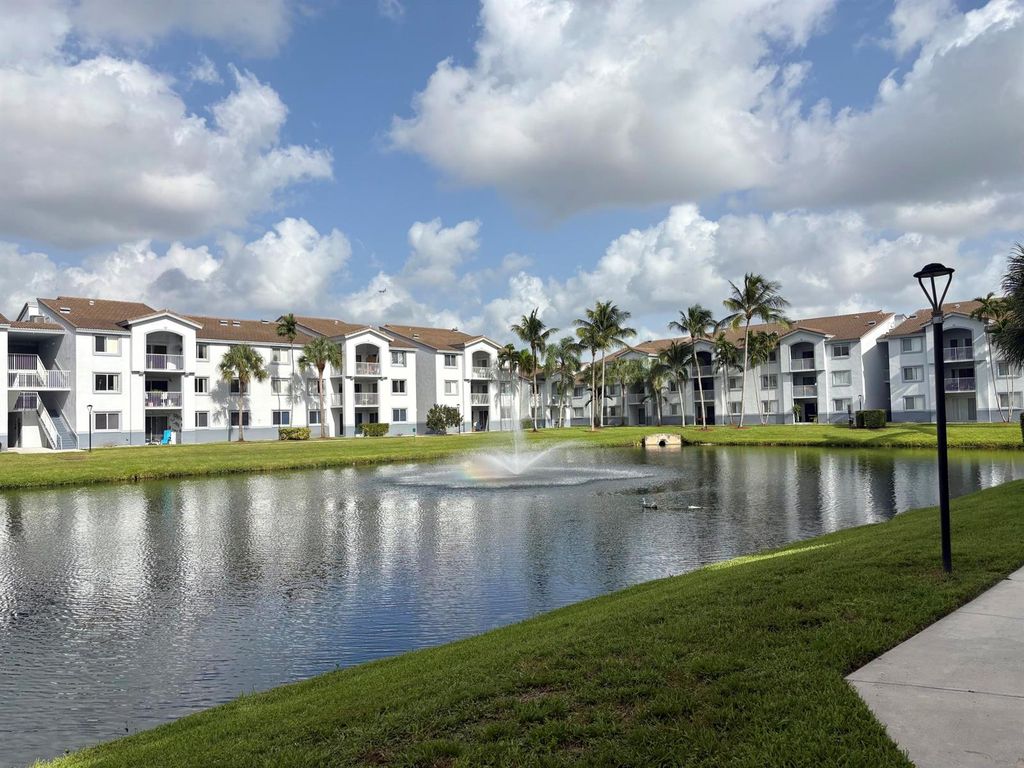 2640 S University Drive S 127, Davie, FL 33328