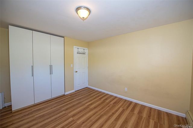 37 Winter Lane, Hicksville, NY 11801