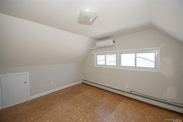 37 Winter Lane, Hicksville, NY 11801