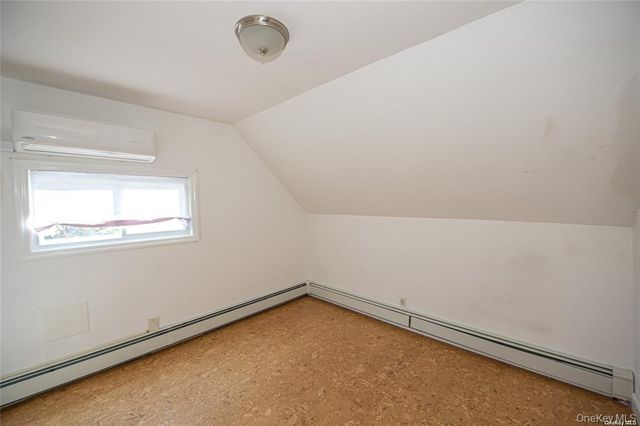 37 Winter Lane, Hicksville, NY 11801