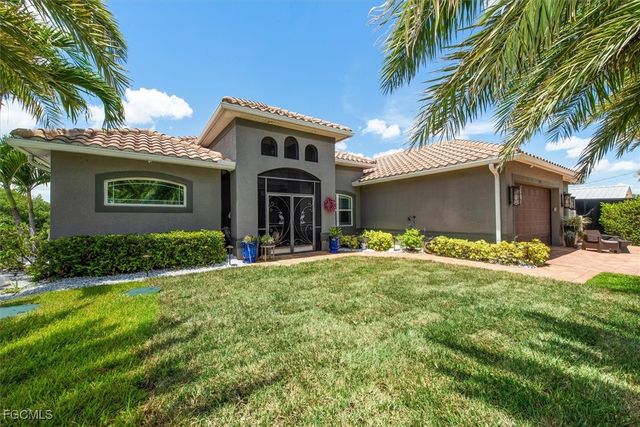 2157 Club House RD, North Fort Myers, FL 33917