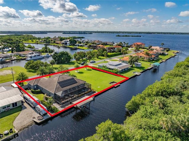 2157 Club House RD, North Fort Myers, FL 33917