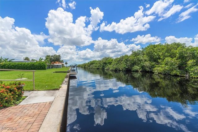 2157 Club House RD, North Fort Myers, FL 33917