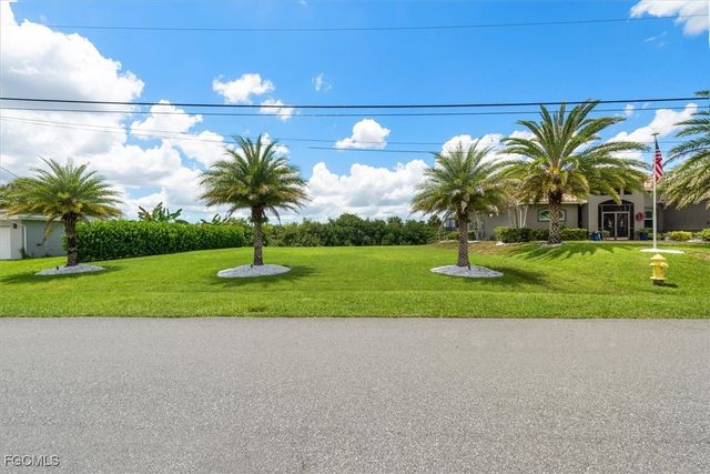 2157 Club House RD, North Fort Myers, FL 33917
