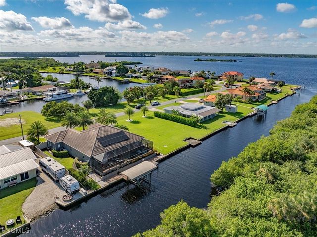 2157 Club House RD, North Fort Myers, FL 33917