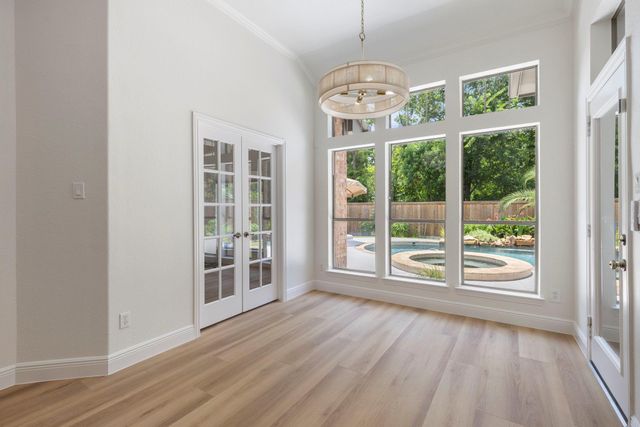 35 Avalon Oaks Court, Shenandoah, TX 77381