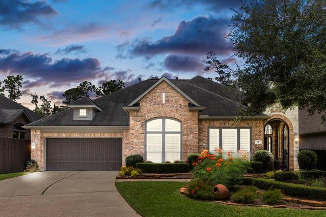35 Avalon Oaks Court, Shenandoah, TX 77381