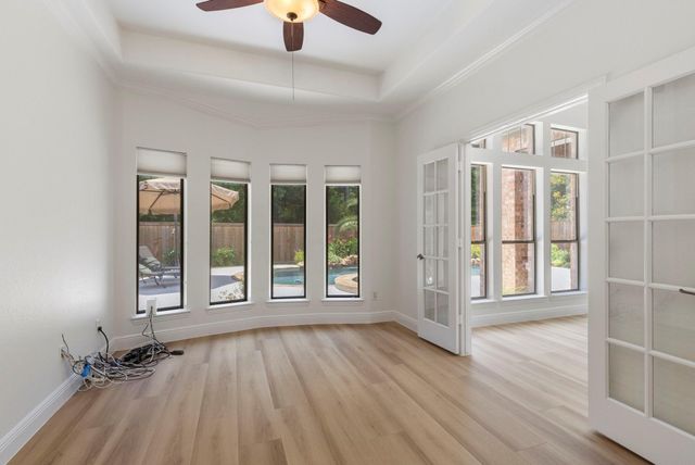 35 Avalon Oaks Court, Shenandoah, TX 77381