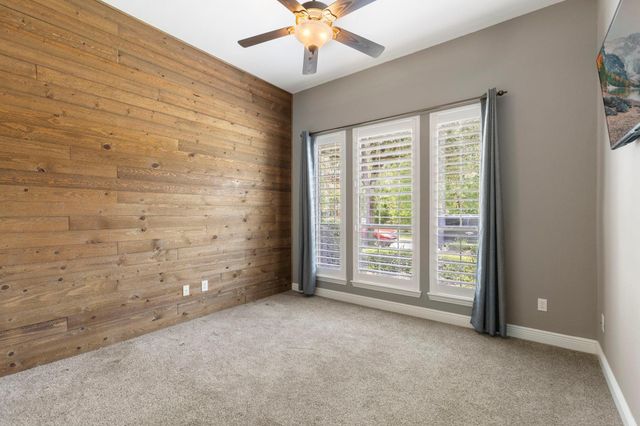 35 Avalon Oaks Court, Shenandoah, TX 77381