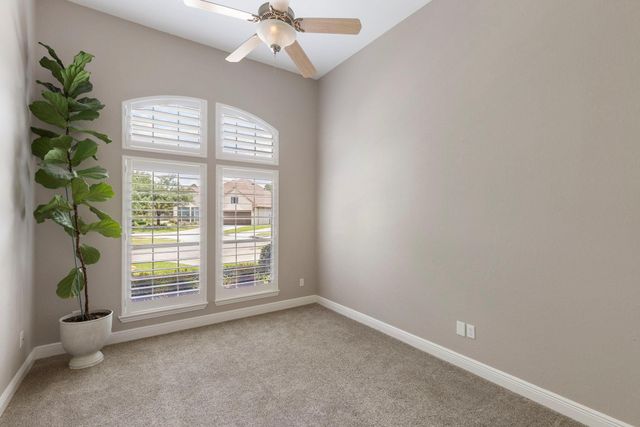 35 Avalon Oaks Court, Shenandoah, TX 77381