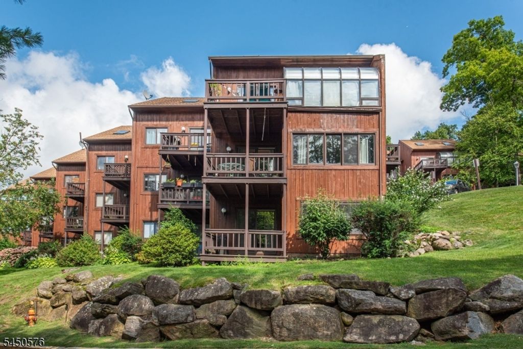 1 Attitash Drive - Unit 11 11, Vernon Twp., NJ 07462