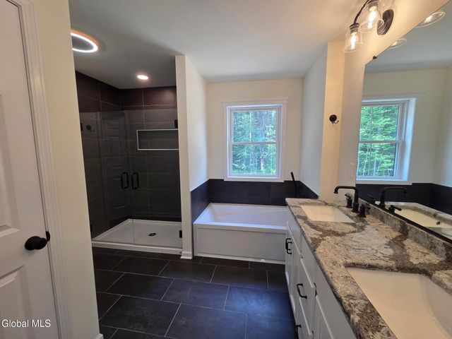 215 County Rte 32, Kinderhook, NY 12184