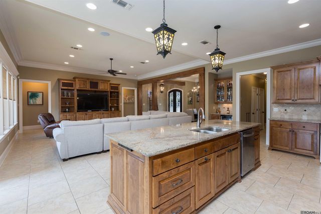 14472 Oak Path Dr, Prairieville, LA 70769