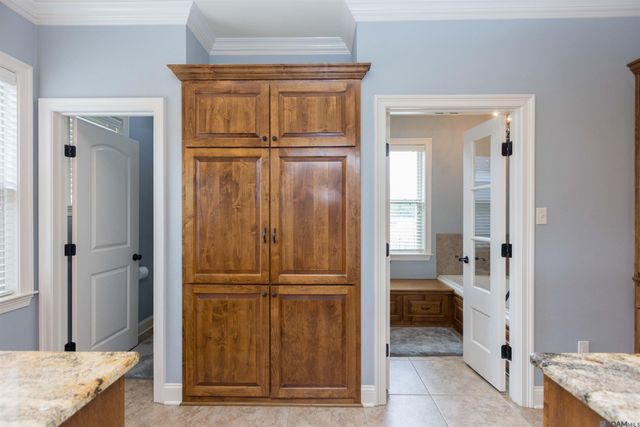 14472 Oak Path Dr, Prairieville, LA 70769