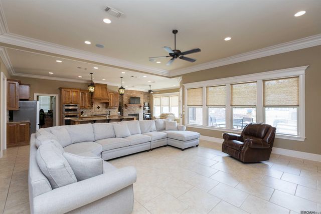 14472 Oak Path Dr, Prairieville, LA 70769