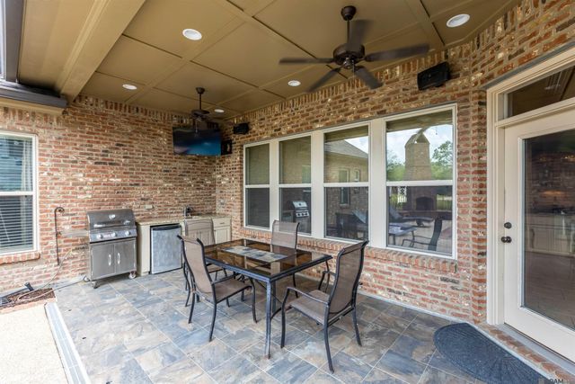 14472 Oak Path Dr, Prairieville, LA 70769