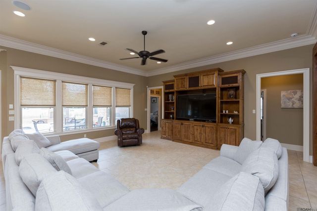 14472 Oak Path Dr, Prairieville, LA 70769