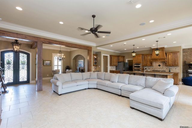 14472 Oak Path Dr, Prairieville, LA 70769