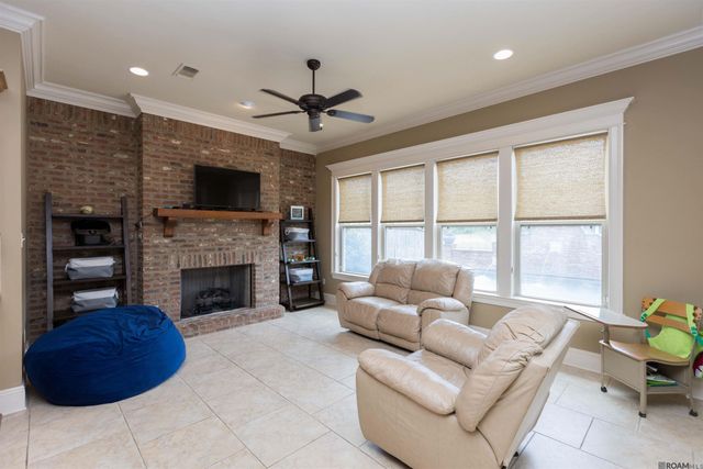 14472 Oak Path Dr, Prairieville, LA 70769