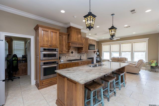 14472 Oak Path Dr, Prairieville, LA 70769