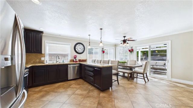 27563 Open Crest, Saugus, CA 91350