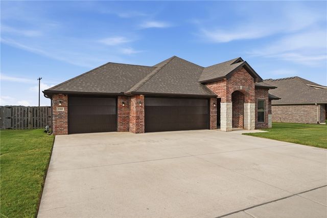 2305 Carper Lane, Pea Ridge, AR 72751