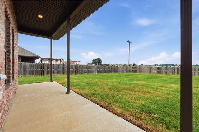 2305 Carper Lane, Pea Ridge, AR 72751