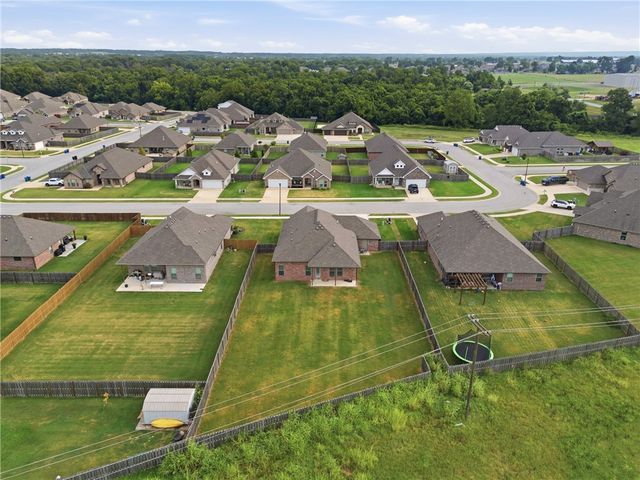 2305 Carper Lane, Pea Ridge, AR 72751