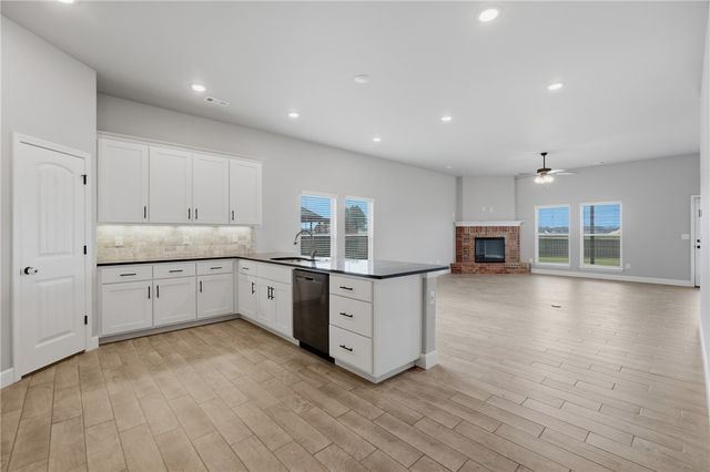 2305 Carper Lane, Pea Ridge, AR 72751