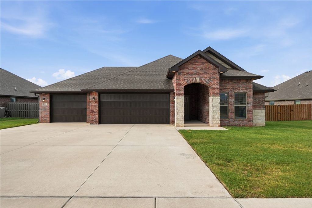 2305 Carper Lane, Pea Ridge, AR 72751
