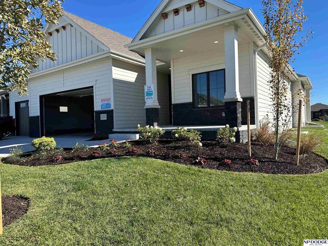 12715 S 79 Street, Papillion, NE 68046