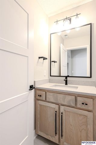 12715 S 79 Street, Papillion, NE 68046