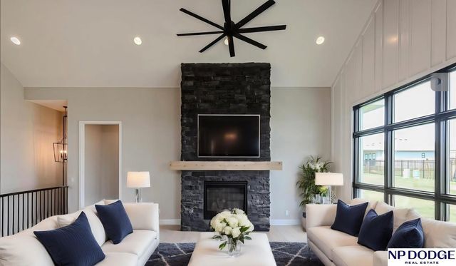 12715 S 79 Street, Papillion, NE 68046