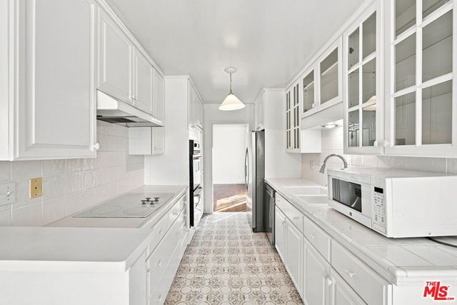 2301 S Beverly Glen Boulevard 301, Los Angeles, CA 90064