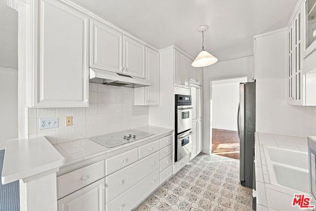 2301 S Beverly Glen Boulevard 301, Los Angeles, CA 90064